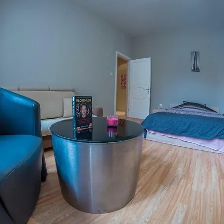 Monroe Double Room, City Center/kapana/old Town * بلوفديف